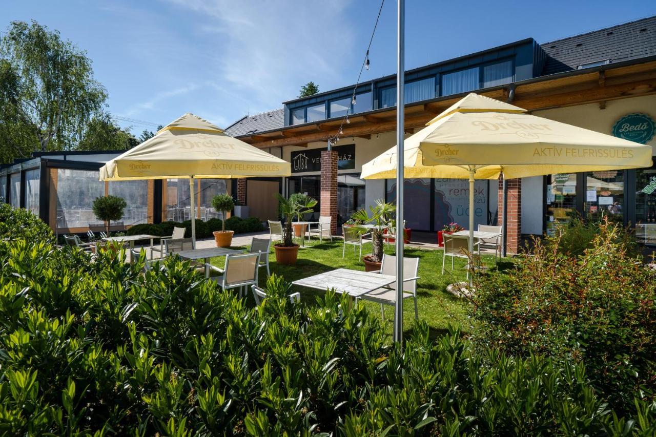 Pipacs Panir & Grill Garden Vendeghaz Hotel Gyorujbarat Bagian luar foto