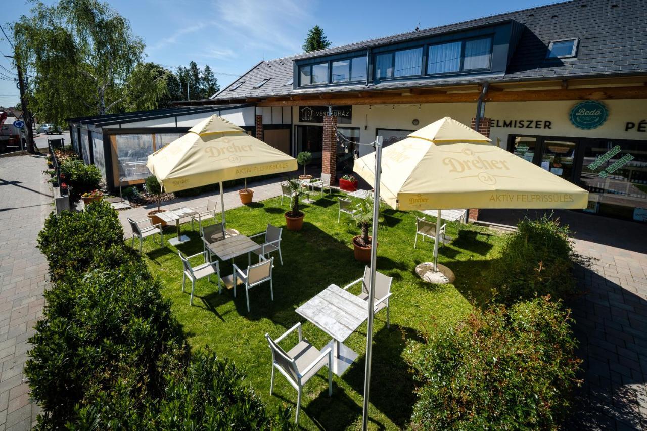 Pipacs Panir & Grill Garden Vendeghaz Hotel Gyorujbarat Bagian luar foto