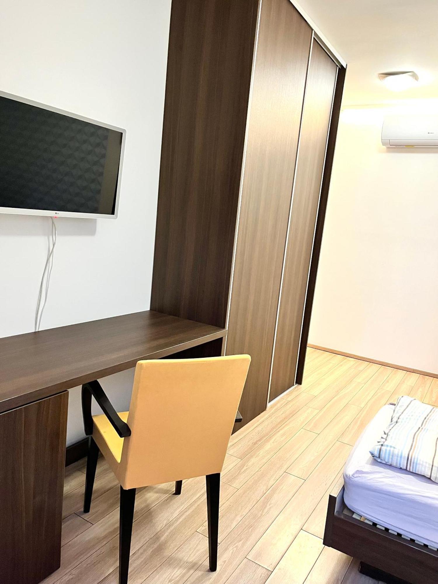 Pipacs Panir & Grill Garden Vendeghaz Hotel Gyorujbarat Bagian luar foto